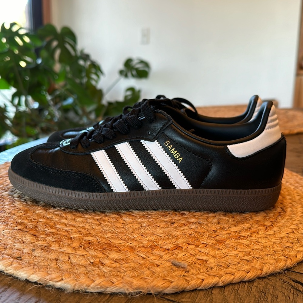 Adidas Samba OG size 8.5W/7.5M